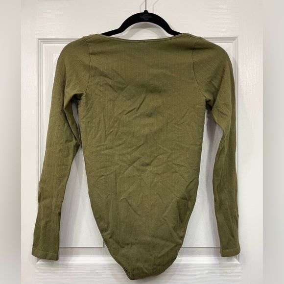 Forever21 Green Seamless Long Sleeve Bodysuit - Size S/M. NWT - Picture 3 of 4